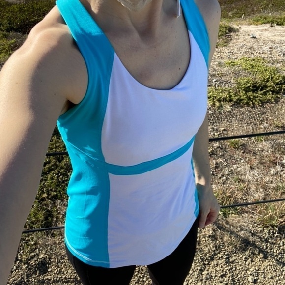 Lululemon “FastTrack” Tank Top Spry Blue / White, Size 4 - Picture 3 of 8